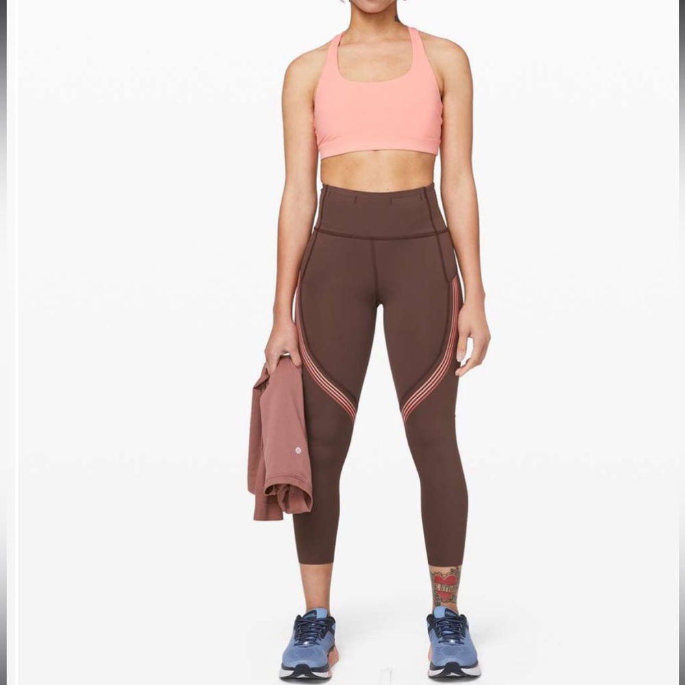 Lululemon Speed Limit Crop 23"
Cherry Cola 10